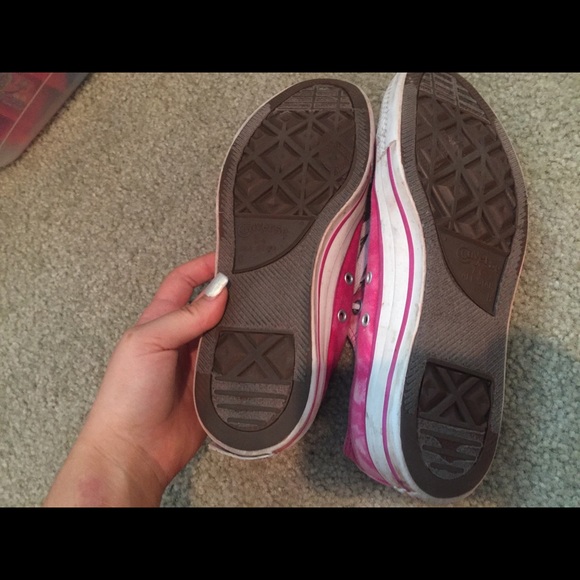 pink converse - Picture 3 of 3